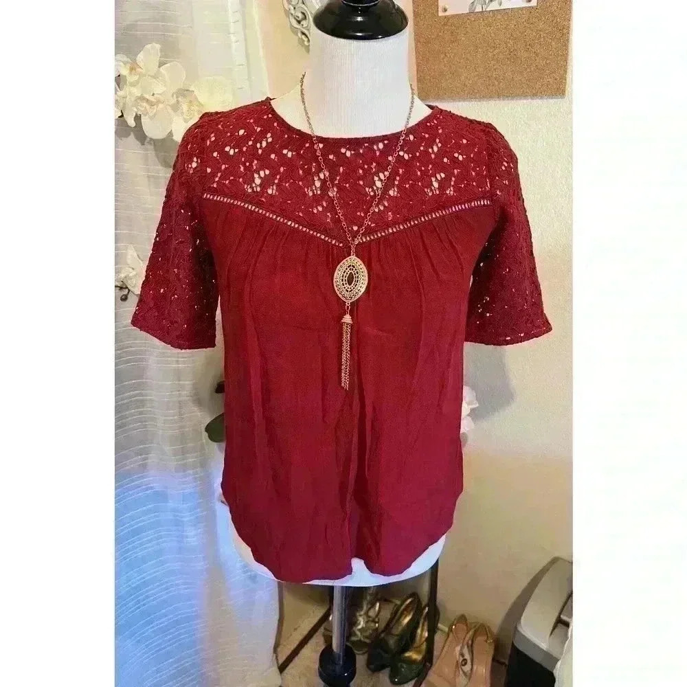 Zara Women’s Red Short Sleeve Blouse